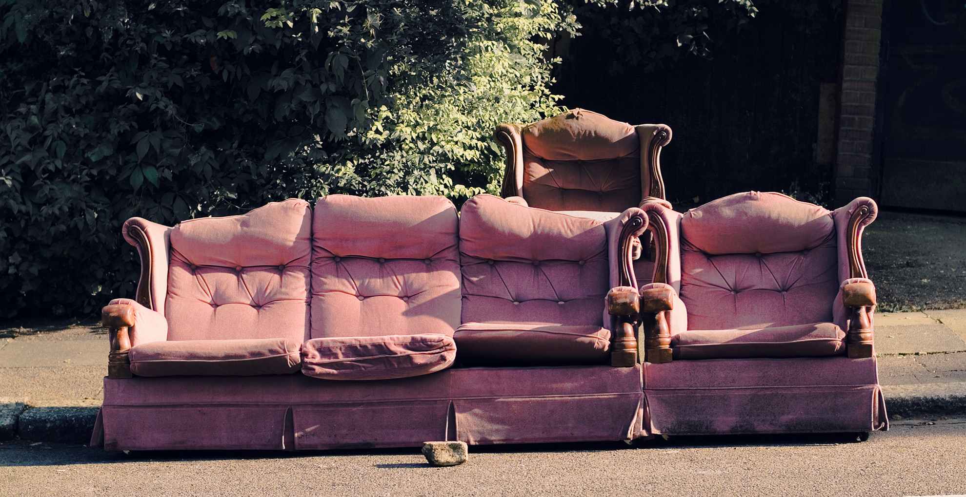 How to Buy Second-Hand Furniture Online Without Making an Expensive Mistake